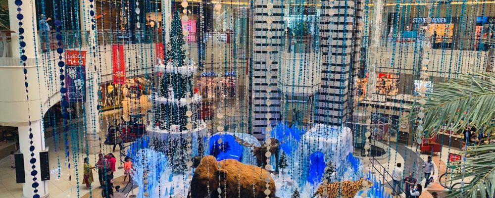 Al Wahda Mall Delights Shoppers With Ice Age Themed Winter Deco